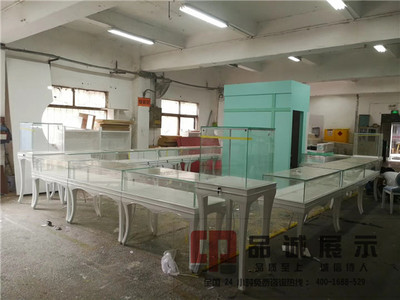 木制烤漆珠寶展柜保養(yǎng)指南 品誠展示為您提供專業(yè)咨詢服務(wù)